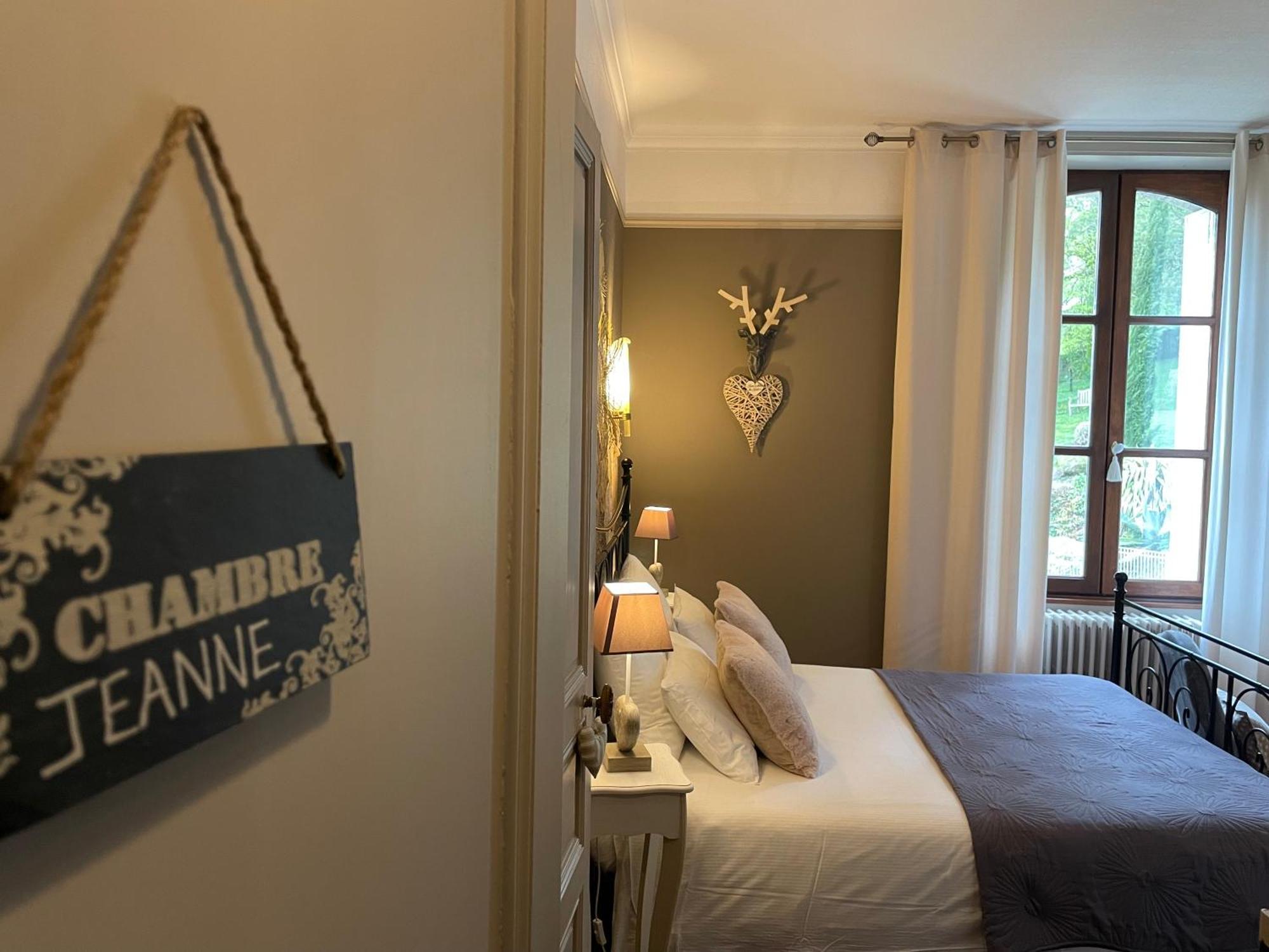 Maison D'Hotes Et Gites La Chouannerie A Cote Du Parc Du Puy Dufou Pouzauges Bagian luar foto
